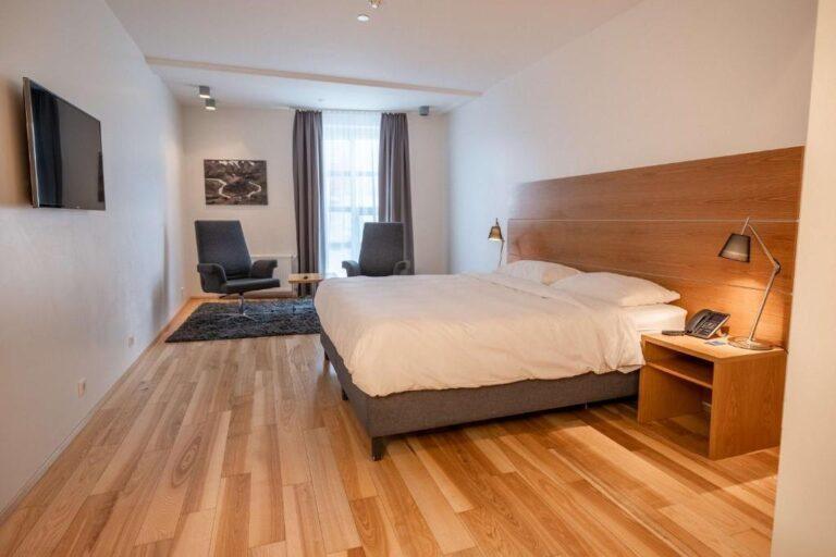 park-inn-keflavik-1lieu1salle-event.jpg
