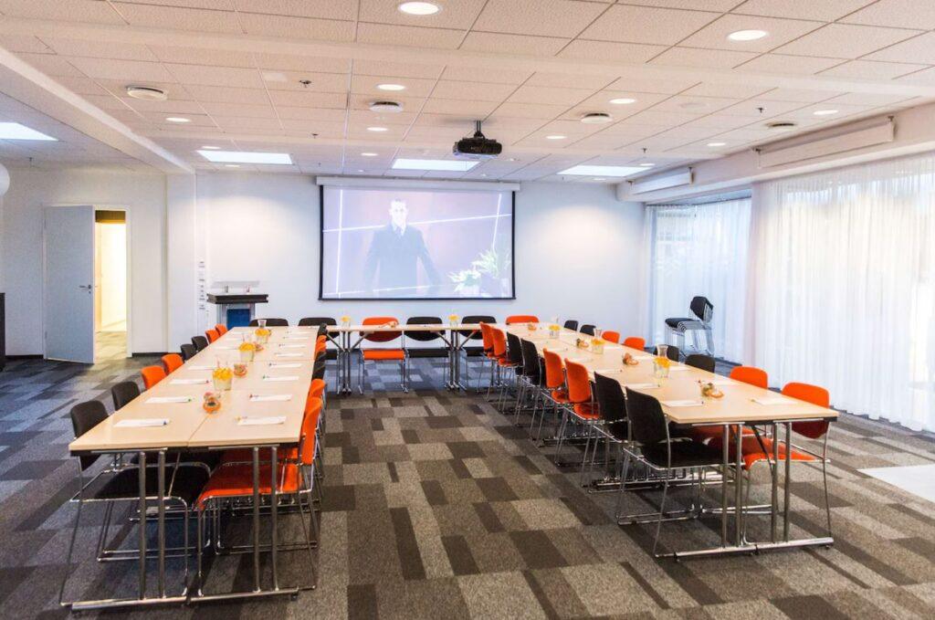 park-inn-keflavik-1lieu1salle-meetings.jpg