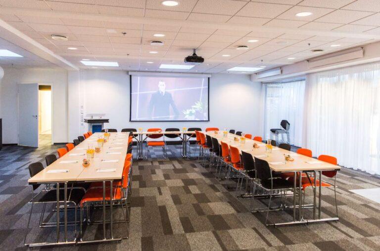 park-inn-keflavik-1lieu1salle-meetings.jpg
