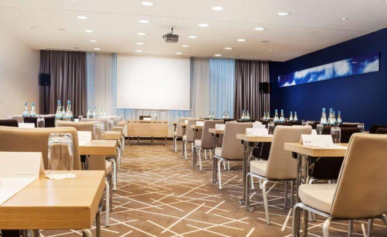 park-inn-radisson-stuttgart-1lieu1salle-meetings.jpg