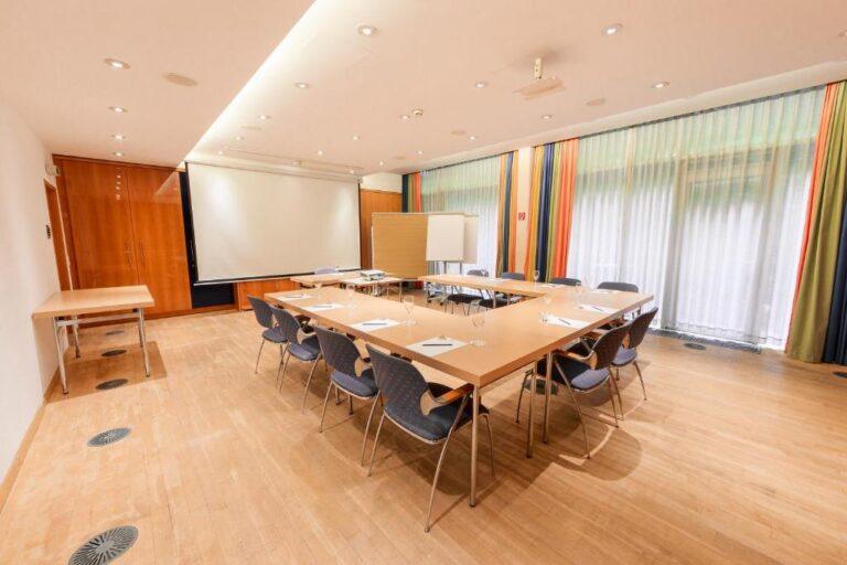 plaza-inn-ditzingen-1lieu1salle-reunions.jpg