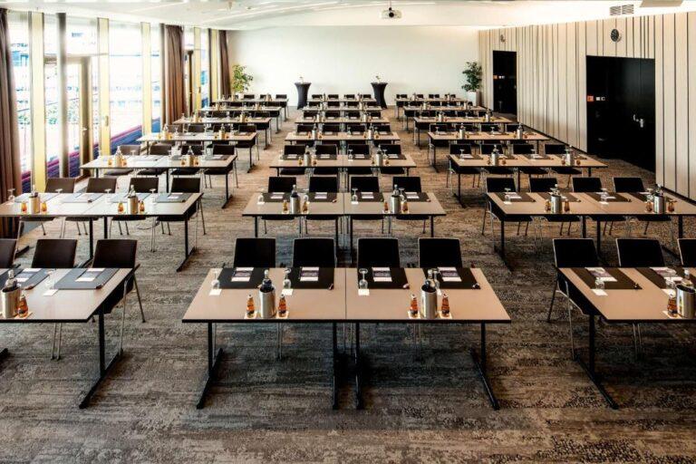 radisson-blu-mannheim-1lieu1salle-reunion.jpg