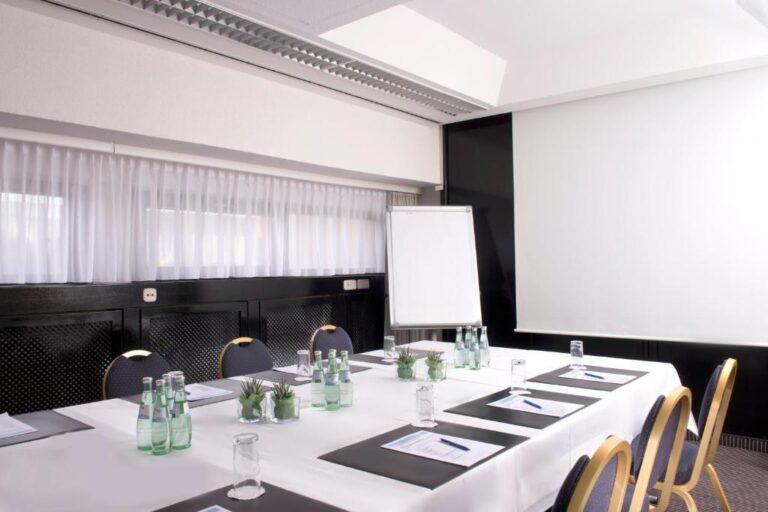 wyndham-stuttgart-airport-1lieu1salle-reunions.jpg