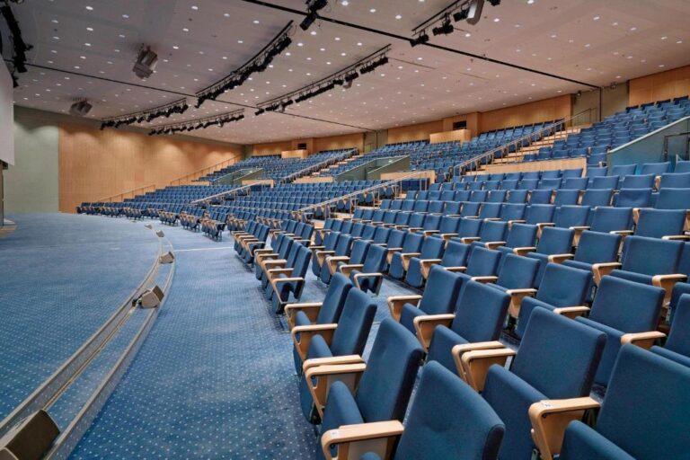 ac-bella-sky-1lieu1salle-meetings.jpg