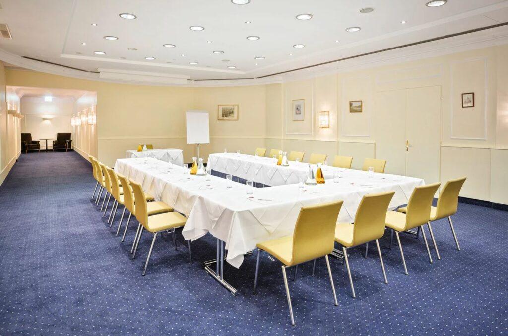 austria-trend-parkhotel-schonbrunn-1lieu1salle-reunion.jpg