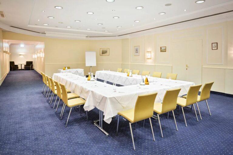 austria-trend-parkhotel-schonbrunn-1lieu1salle-reunion.jpg