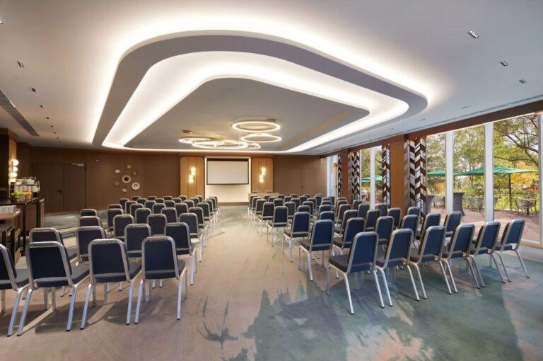 hilton-sofia-1lieu1salle-reunions.jpg