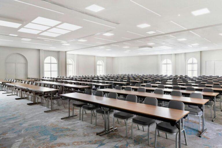 imperial-riding-school-1lieu1salle-meetings.jpg