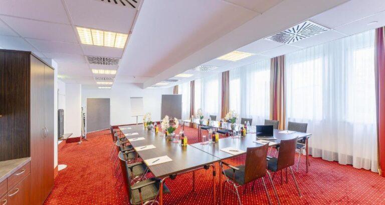 plaza-inn-amedia-wien-1lieu1salle-reunion.jpg