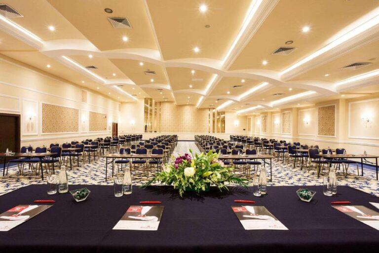 ramada-sofia-1lieu1salle-meetings.jpg