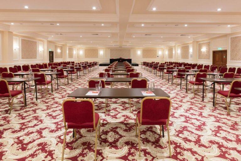 ramada-sofia-1lieu1salle-reunion.jpg