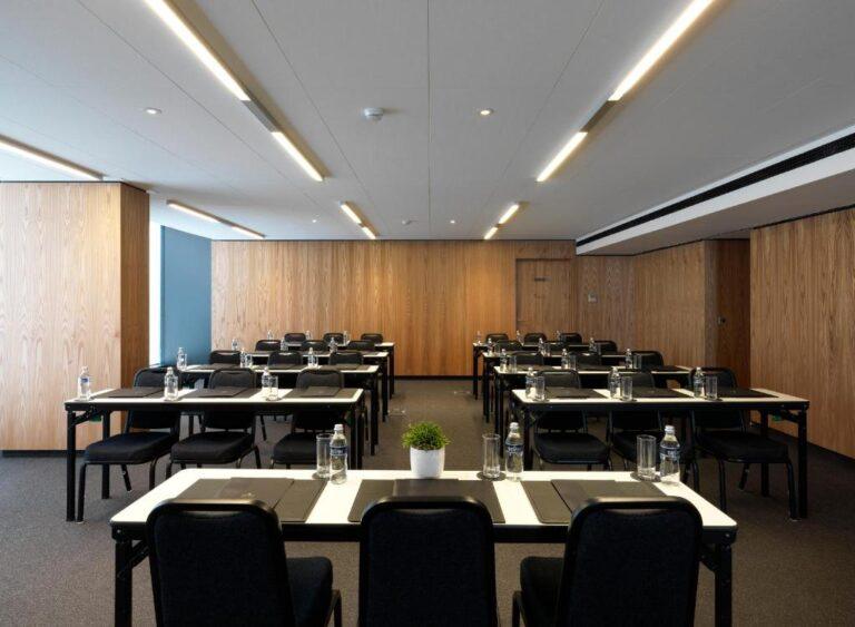 sense-hotel-sofia-1lieu1salle-meeting.jpg