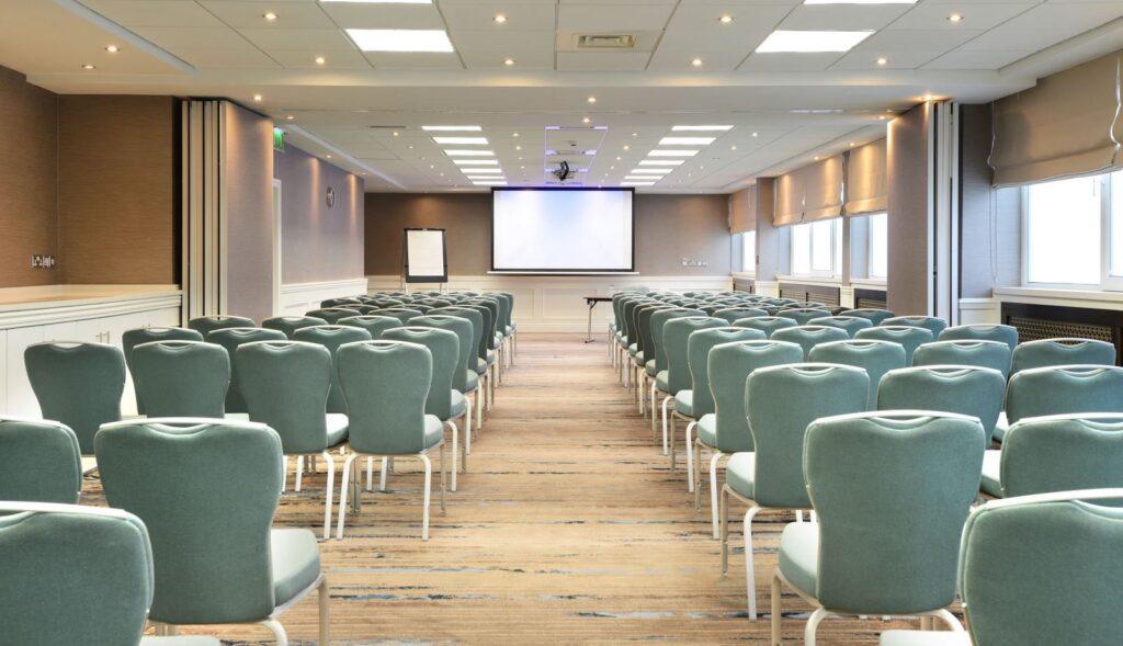clayton-burlington-road-1lieu1salle-reunion.jpg