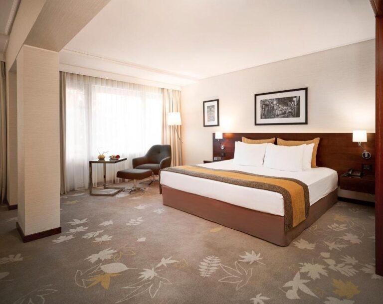 crowne-plaza-bucarest-1lieu1salle-event.jpg
