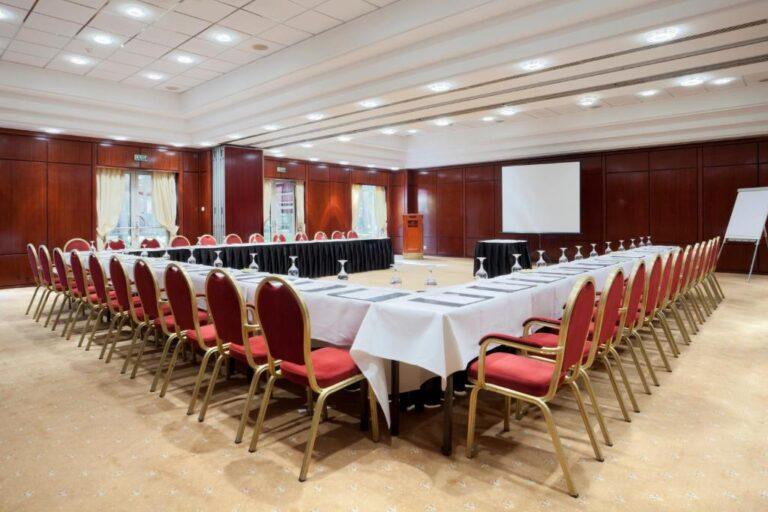 crowne-plaza-bucarest-1lieu1salle-reunion.jpg