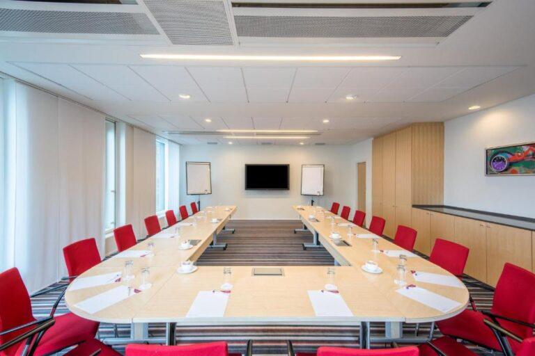 crowne-plaza-copenhagen-towers-1lieu1salle-reunions.jpg