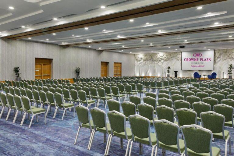 crowne-plaza-dublin-aeroport-1lieu1salle-meetings.jpg