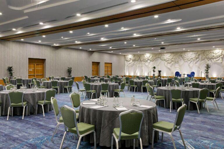 crowne-plaza-dublin-aeroport-1lieu1salle-reunion.jpg