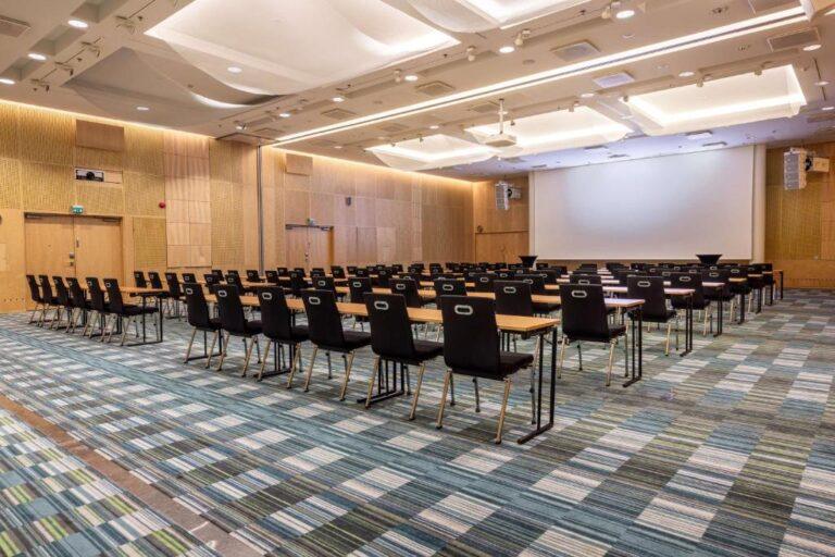 hilton-helsinki-airport-1lieu1salle-meeting.jpg