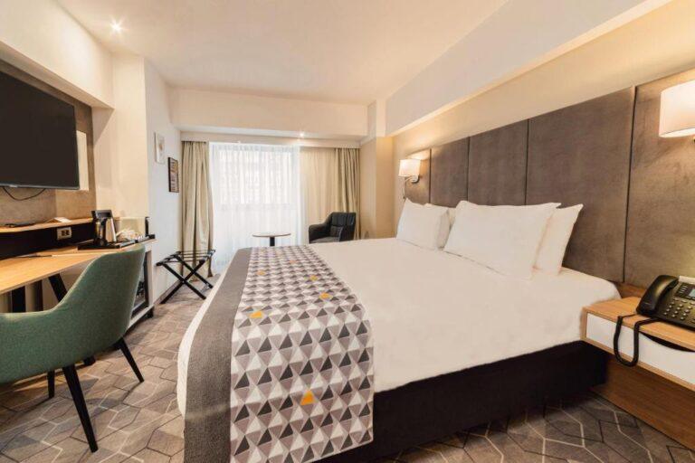 holiday-inn-bucarest-times-1lieu1salle-event.jpg