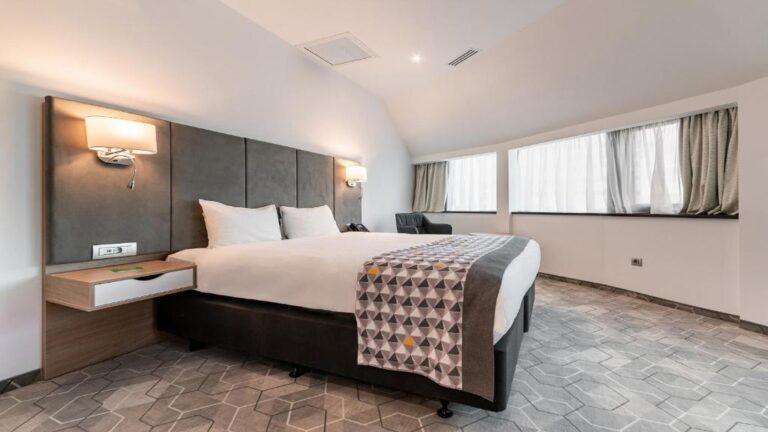 holiday-inn-bucarest-times-1lieu1salle-meeting.jpg