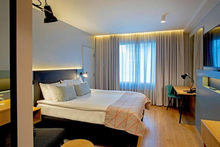 holiday-inn-helsinki-expo-1lieu1salle-meeting.jpg
