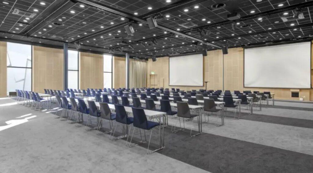 quality-strawberry-arena-1lieu1salle-meeting.jpg