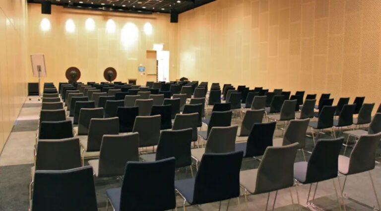 quality-strawberry-arena-1lieu1salle-meetings.jpg