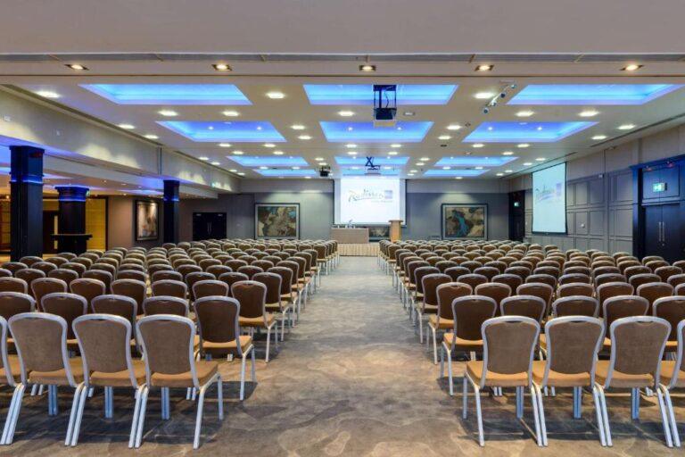 radisson-blu-athlone-1lieu1salle-meeting.jpg