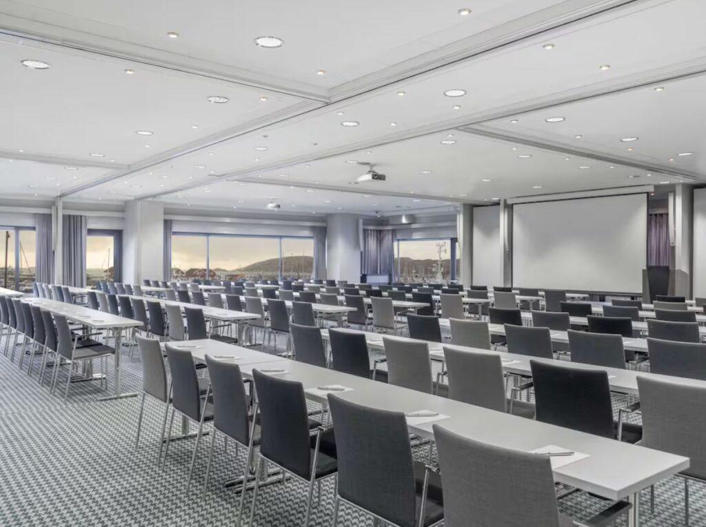 radisson-blu-bodo-1lieu1salle-reunions.jpg