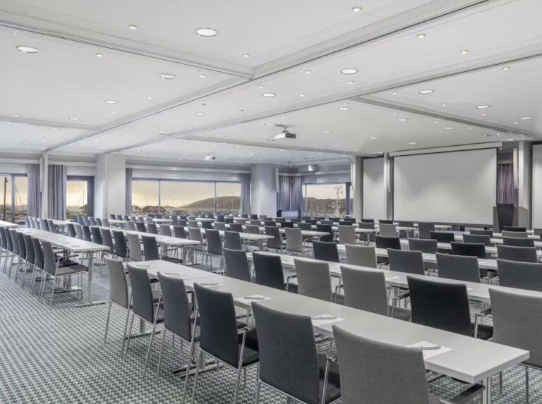 radisson-blu-bodo-1lieu1salle-reunions.jpg
