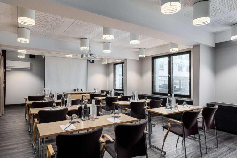 radisson-blu-espoo-1lieu1salle-meeting.jpg