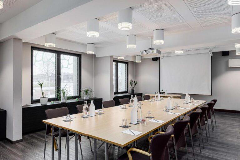 radisson-blu-espoo-1lieu1salle-meetings.jpg