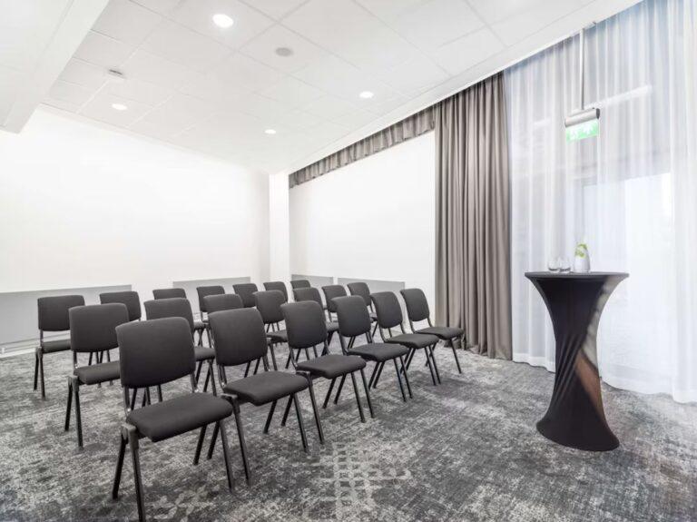 radisson-blu-oslo-gardermoen-1lieu1salle-reunion.jpg