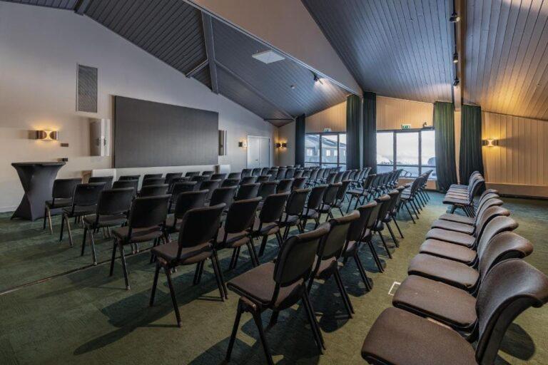 radisson-blu-polar-spitsbergen-1lieu1salle-meetings.jpg