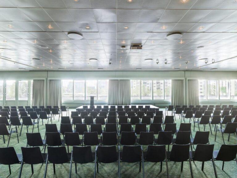 radisson-blu-scandinavia-1lieu1salle-meetings.jpg