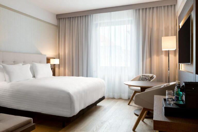 ac-hotel-wroclaw-1lieu1salle-evenements.jpg