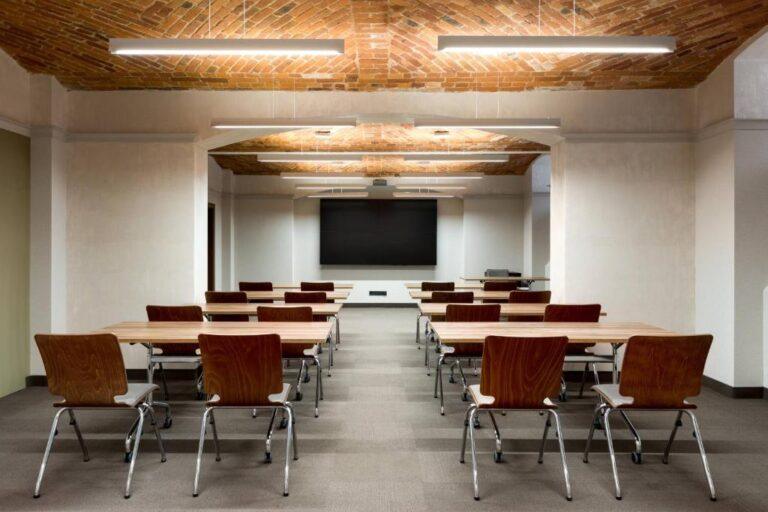 ac-hotel-wroclaw-1lieu1salle-meeting.jpg