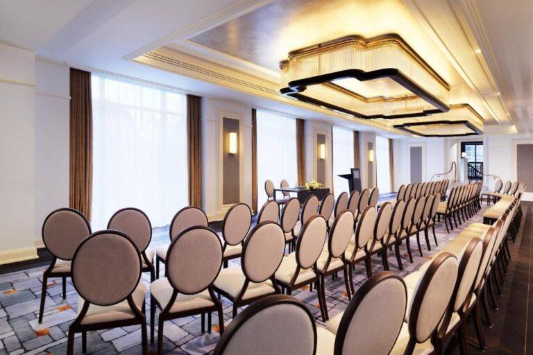 bristol-warsaw-1lieu1salle-meeting.jpg