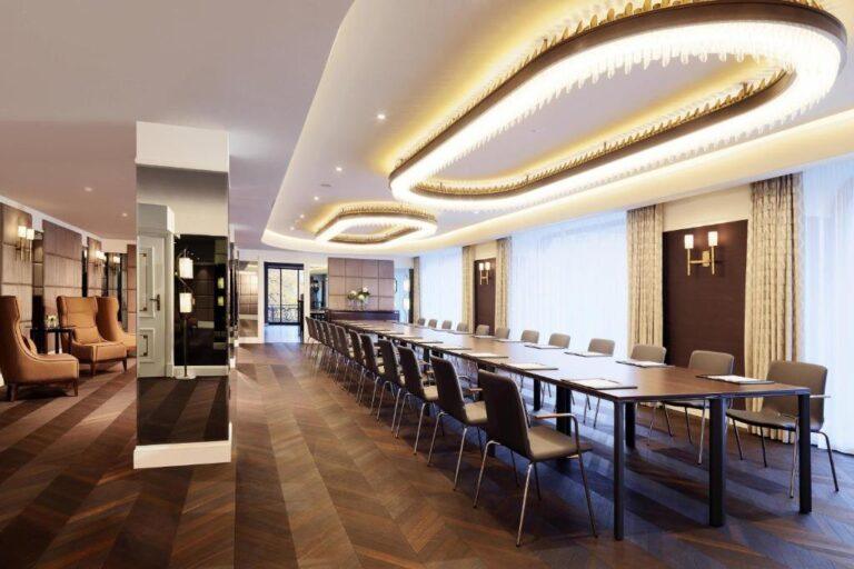 bristol-warsaw-1lieu1salle-meetings.jpg