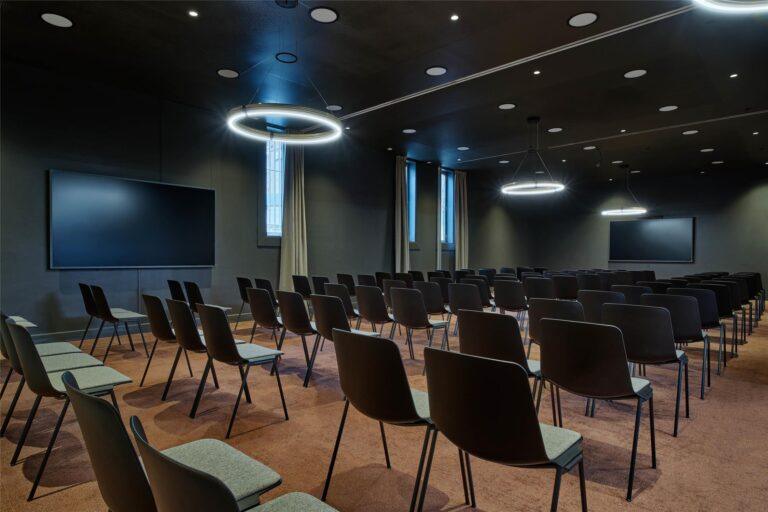 campanile-prime-warsaw-airport-1lieu1salle-meeting.jpg