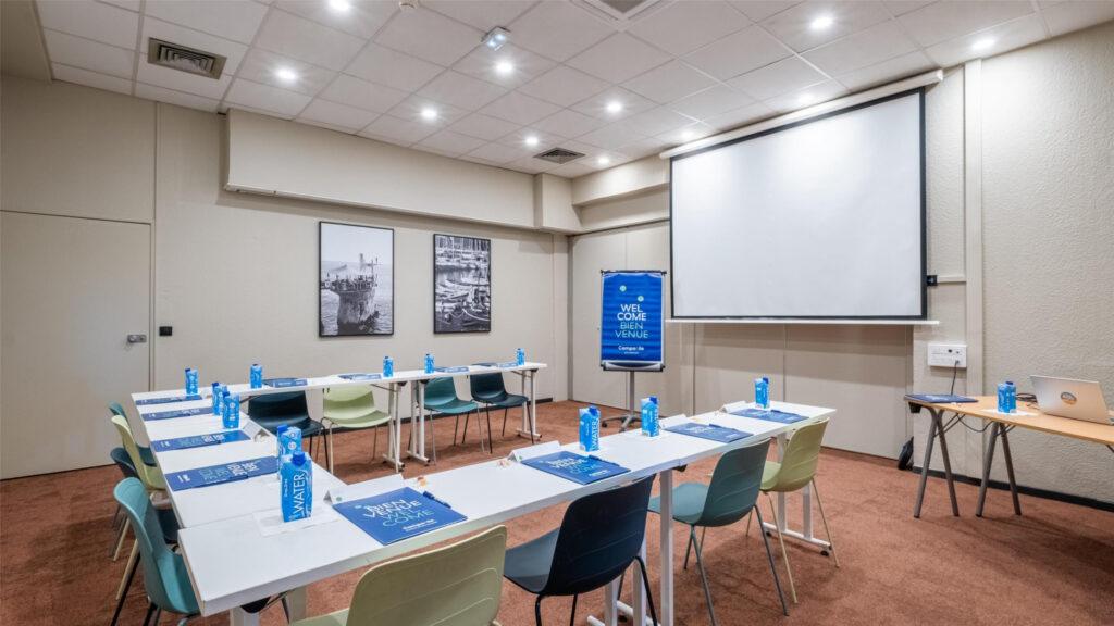 campanile-prime-warsaw-airport-1lieu1salle-meetings-scaled-1.jpg