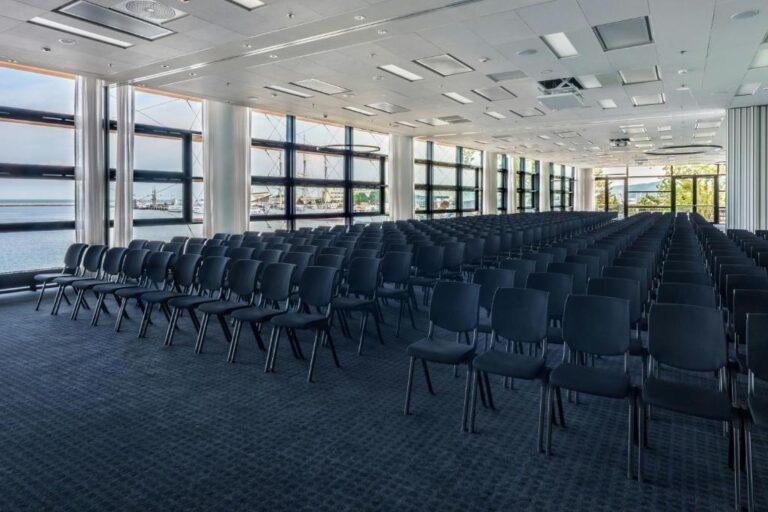 courtyard-gdynia-waterfront-1lieu1salle-meeting.jpg