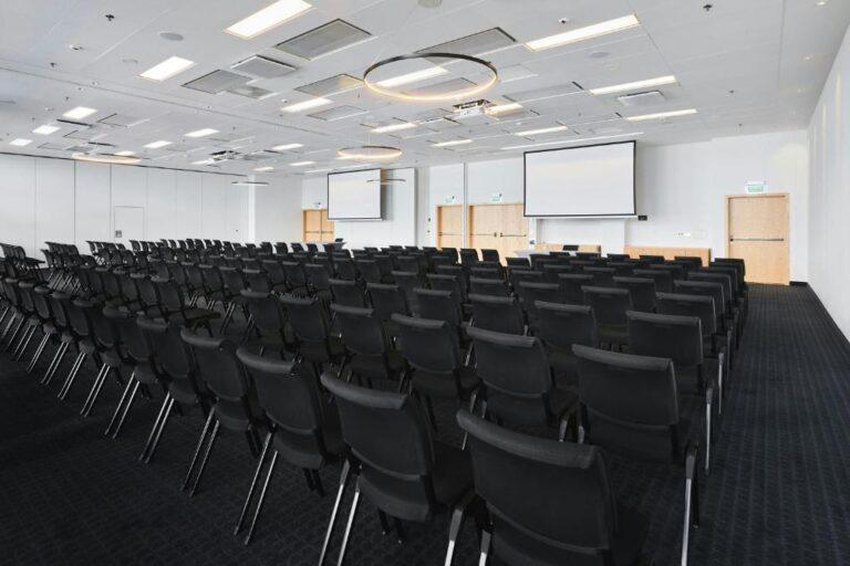 courtyard-gdynia-waterfront-1lieu1salle-meetings.jpg