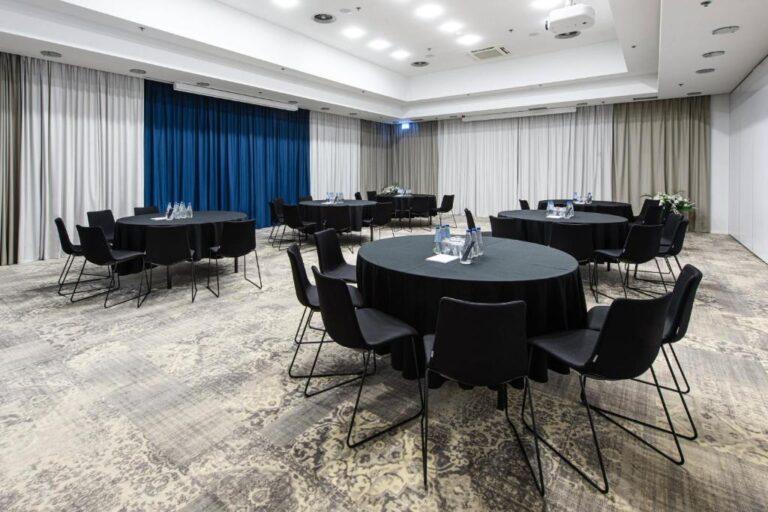 courtyard-warsaw-airport-1lieu1salle-meetings.jpg
