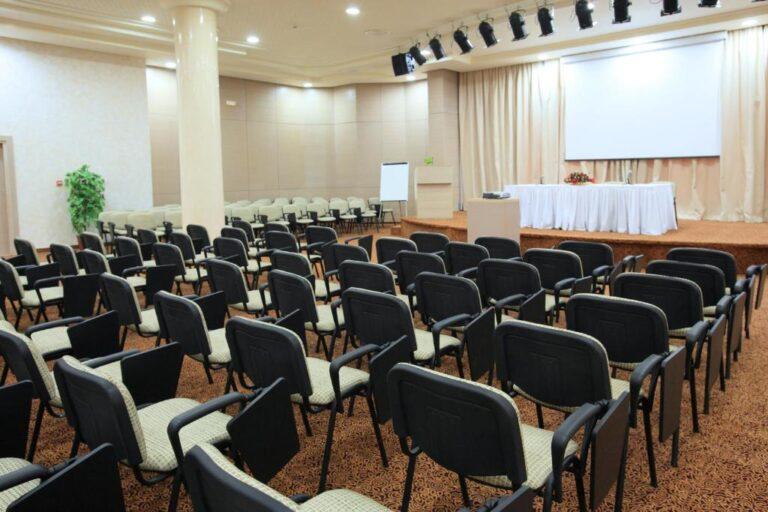 el-mouradi-tozeur-1lieu1salle-reunion.jpg
