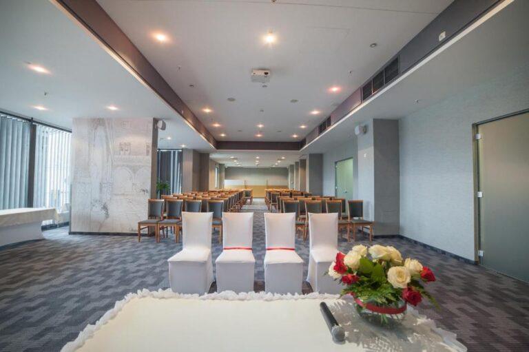 express-krakow-hotel-1lieu1salle-meeting.jpg