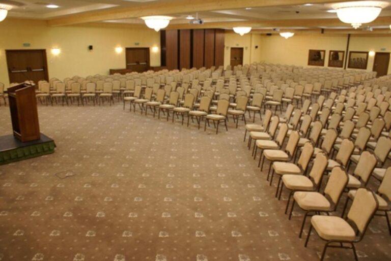 grand-hotel-kielce-1lieu1salle-meetings.jpg