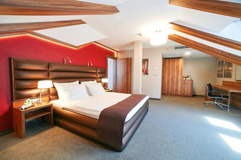 holiday-inn-krakow-city-centre-1lieu1salle-event.jpg