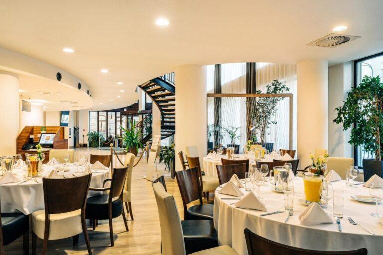 holiday-inn-lodz-1lieu1salle-seminaire.jpg